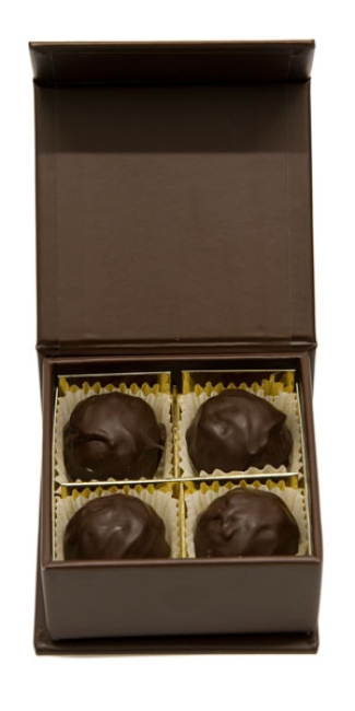 Preview: Braasch Rum-Pralinen in edler Präsentschachtel · (4 Stück) Preview: Braasch Rum-Pralinen in edler Präsentschachtel · (4 Stück)